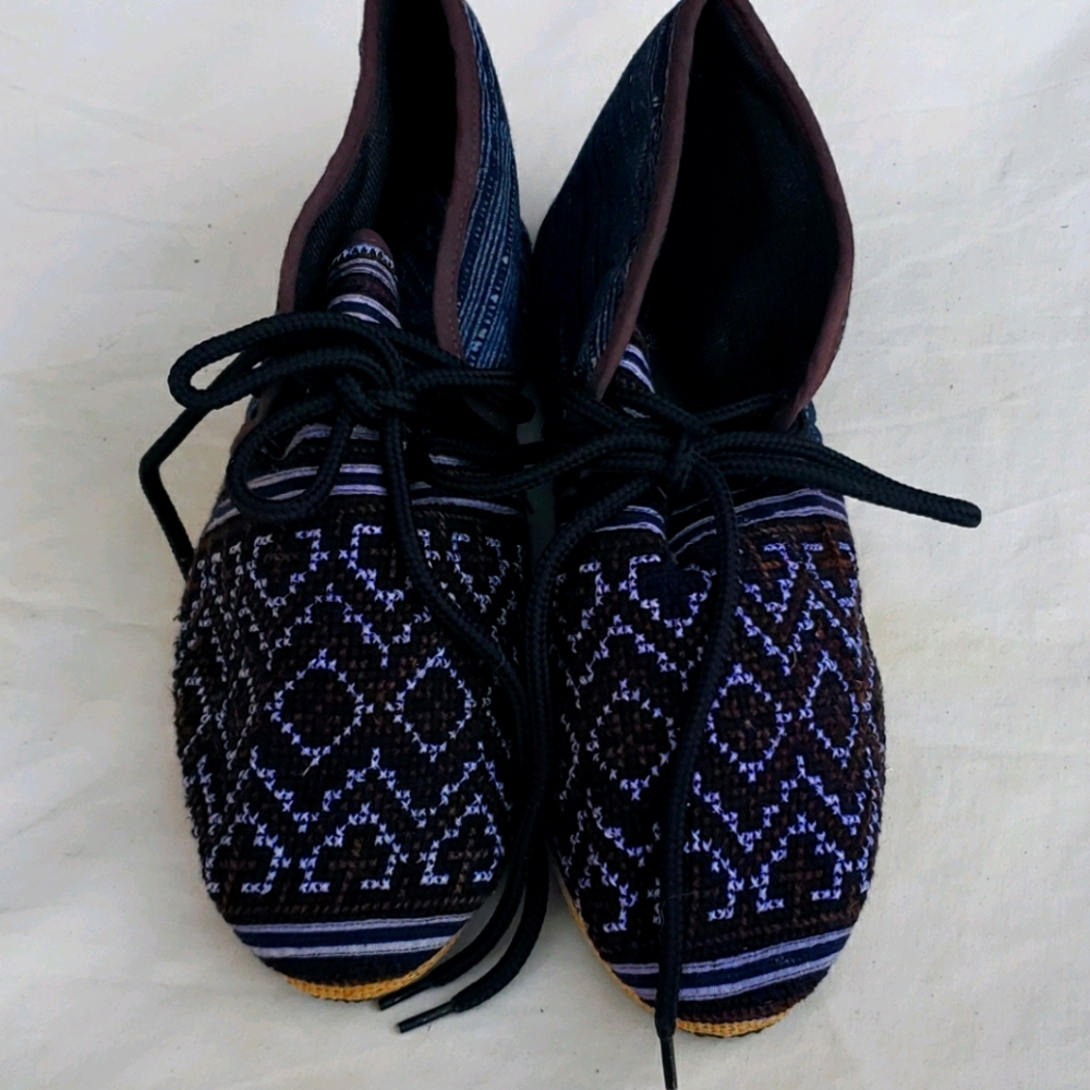 Handmade Shoes - 9w- Thai Hmong Tribe Fabric